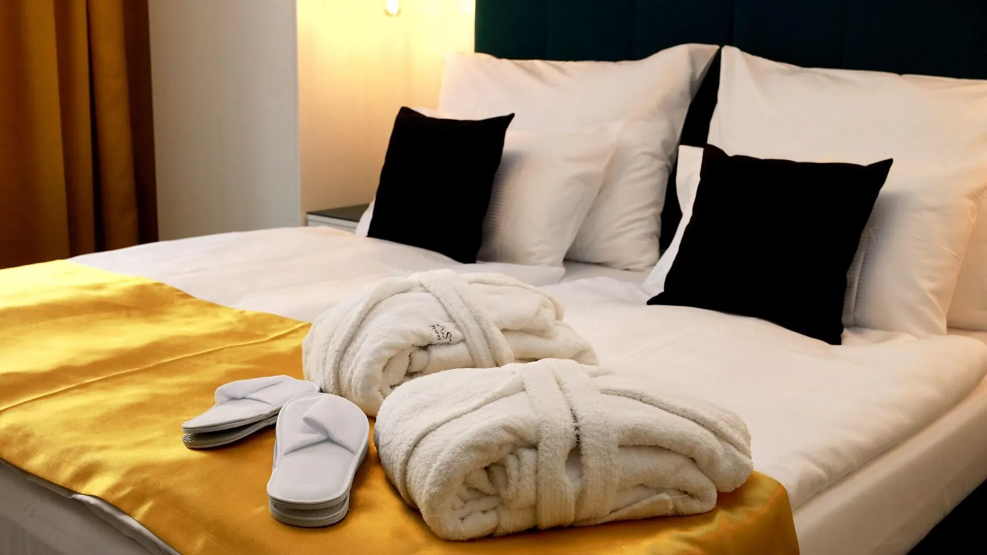 Art Deco Wolker By Astoria Hotel & Medical Spa Κάρλοβι Βάρι