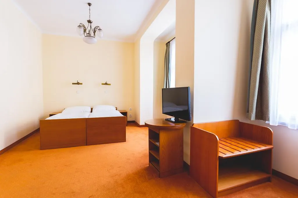 Art Deco Wolker By Astoria Hotel & Medical Spa Κάρλοβι Βάρι 4*,